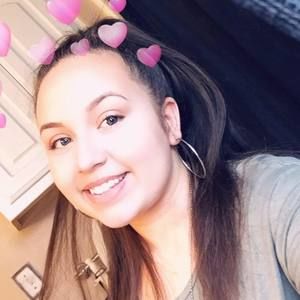 Meet your Posher, Alejandra